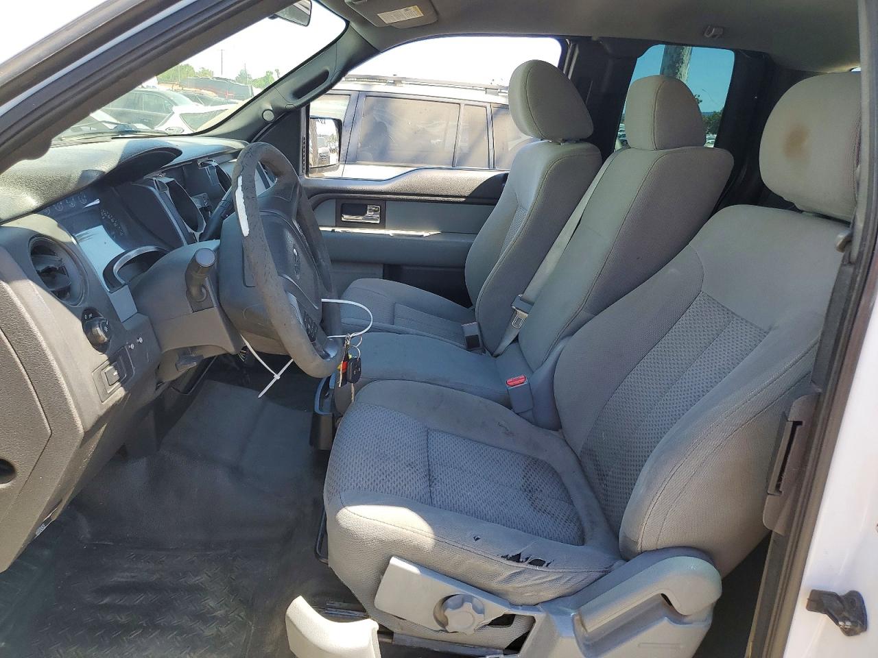 2014 Ford F150 Super Cab White vin: 1FTEX1CM8EKG33072