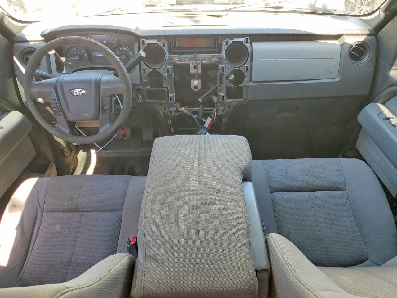 2014 Ford F150 Super Cab White vin: 1FTEX1CM8EKG33072