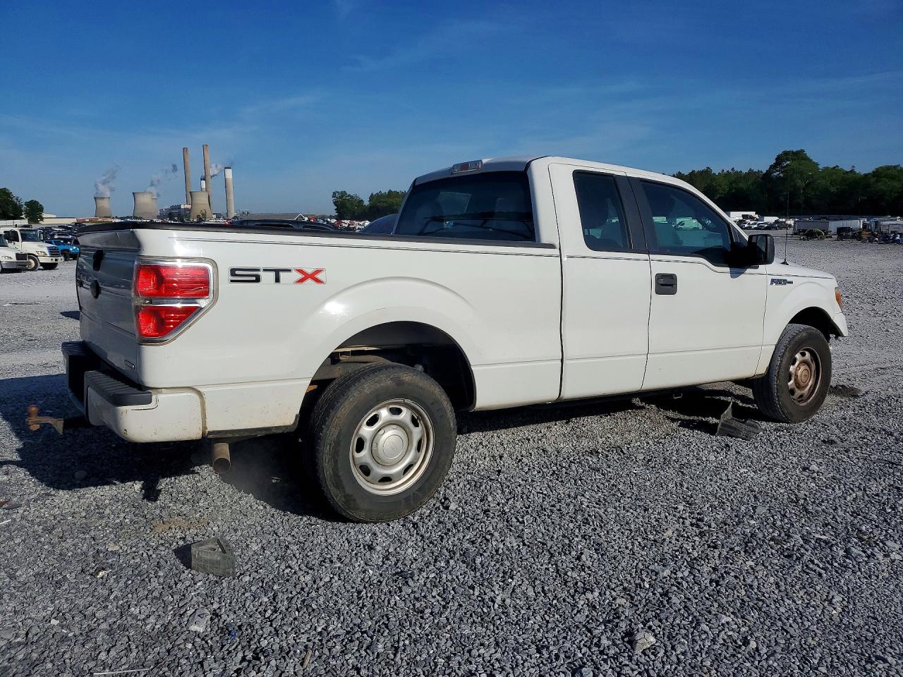 2011 Ford F150 Super Cab White vin: 1FTEX1CM9BFB29957