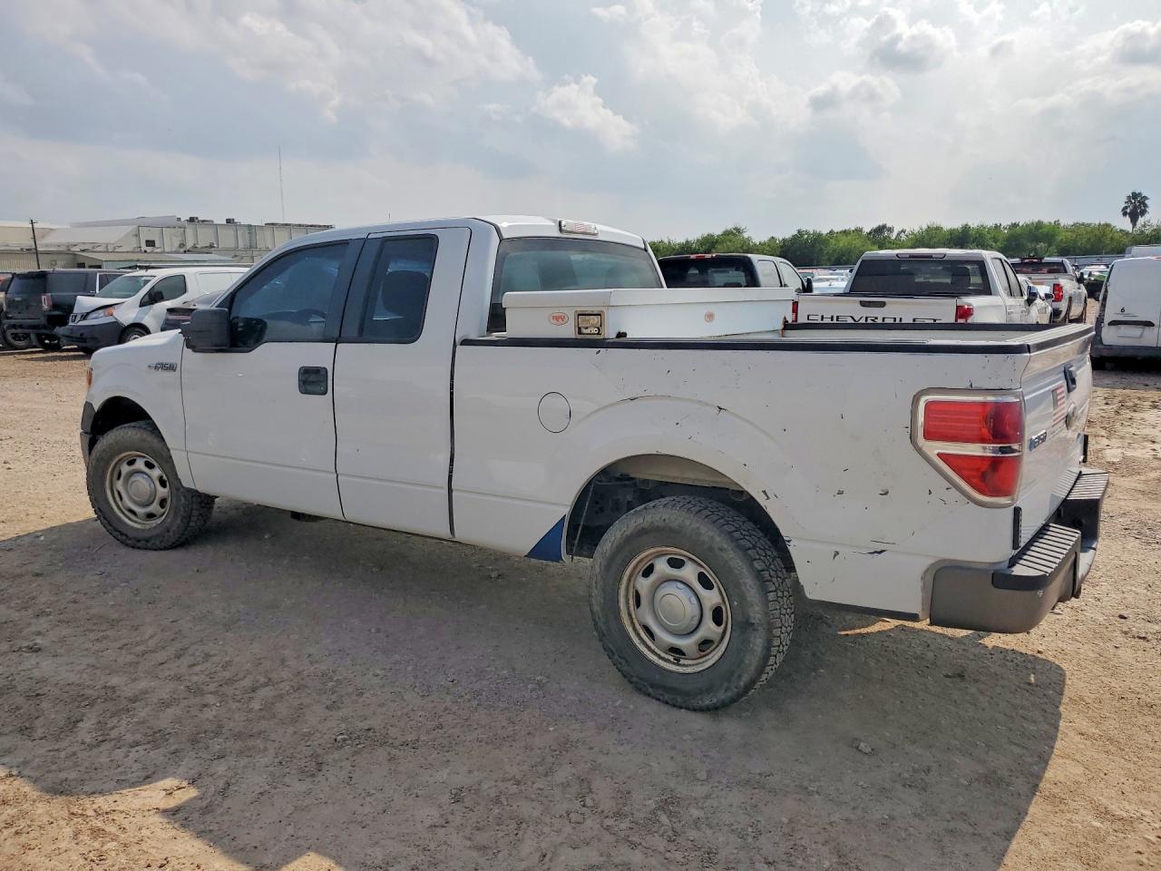 2011 Ford F150 Super Cab White vin: 1FTEX1CM9BFC21781