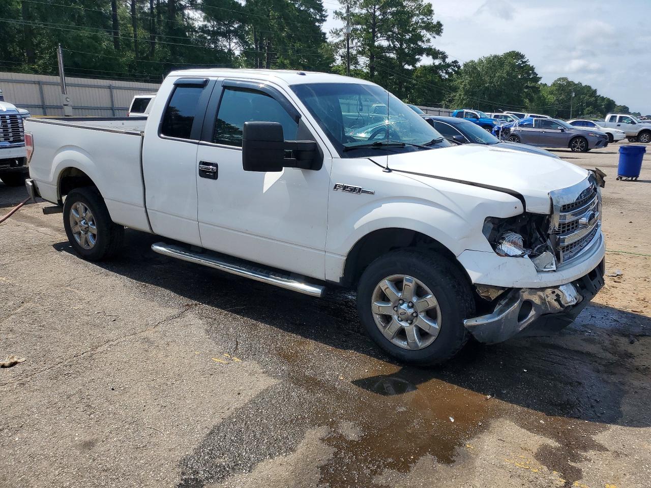 2014 Ford F150 Super Cab White vin: 1FTEX1CM9EFB06960