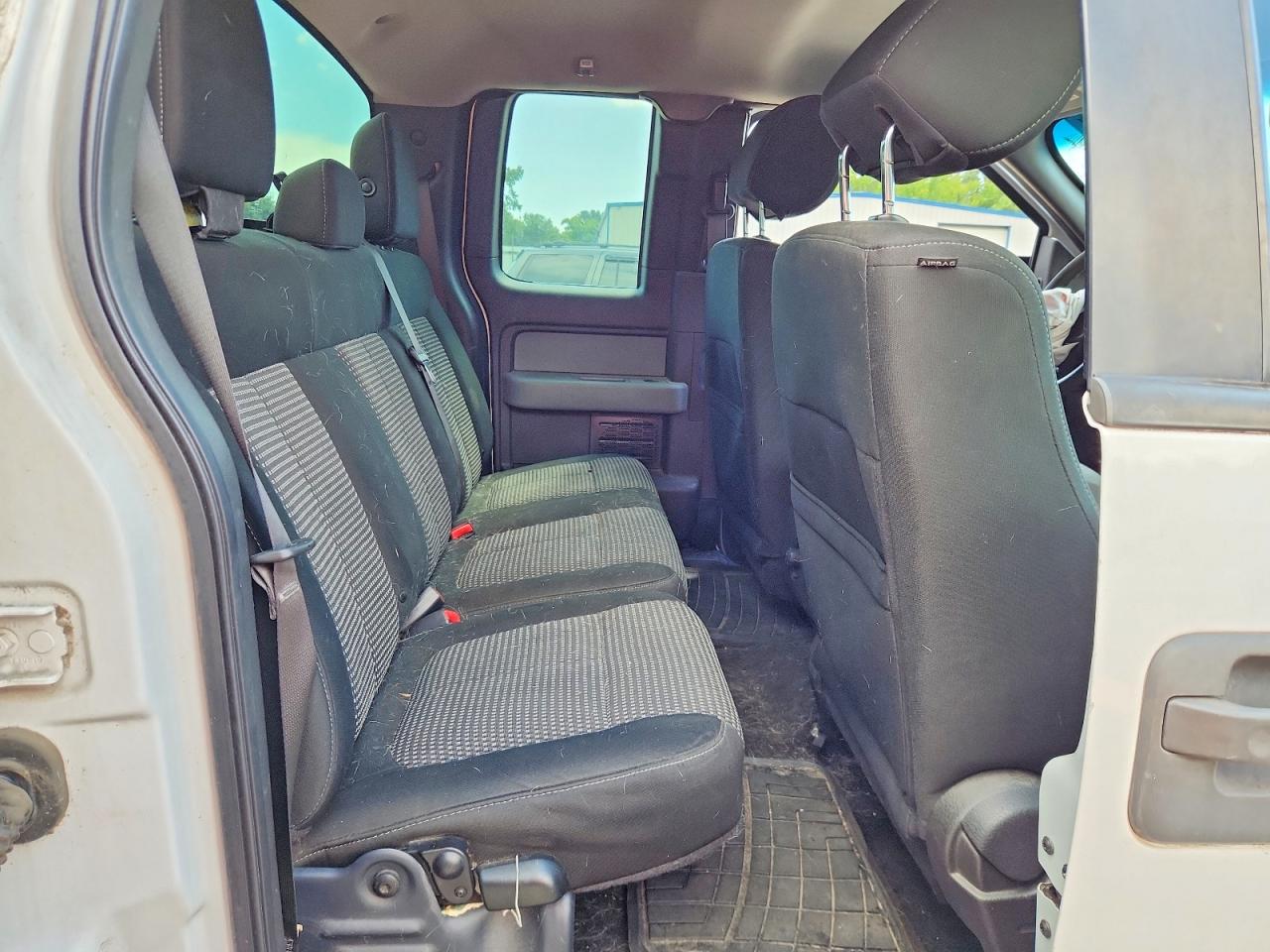 2014 Ford F150 Super Cab White vin: 1FTEX1CM9EFB67676