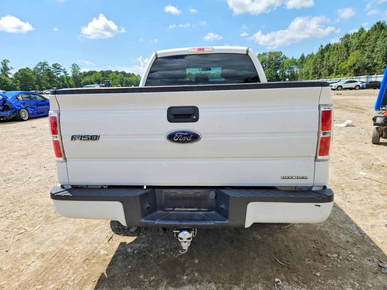 2014 Ford F150 Super Cab White vin: 1FTEX1CM9EFB67676