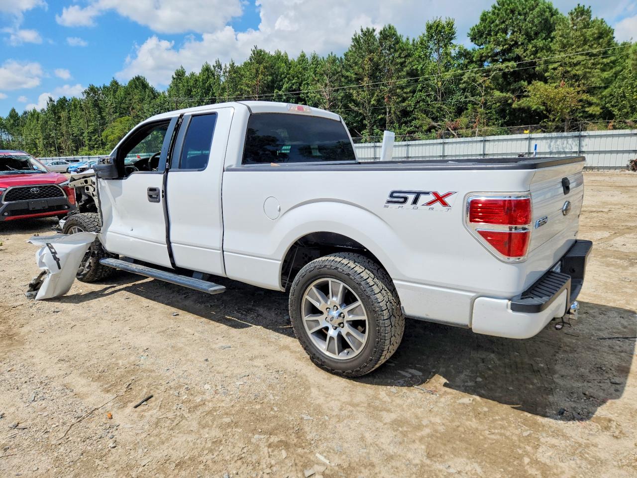 2014 Ford F150 Super Cab White vin: 1FTEX1CM9EFB67676