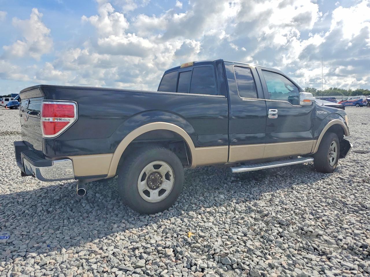 2011 Ford F150 Super Cab Black vin: 1FTEX1CMXBFB30034