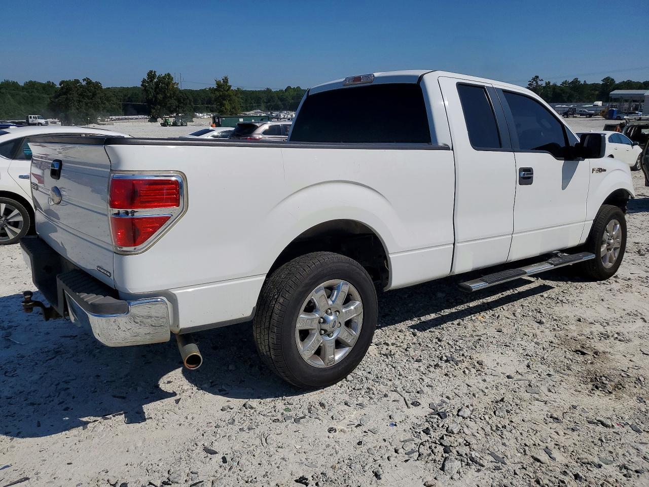 2013 Ford F150 Super Cab White vin: 1FTEX1CMXDFD44590