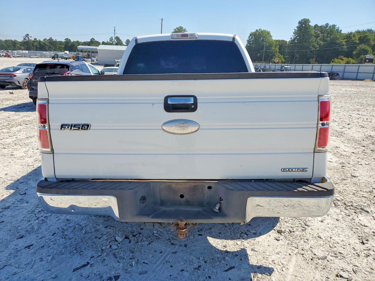 2013 Ford F150 Super Cab White vin: 1FTEX1CMXDFD44590