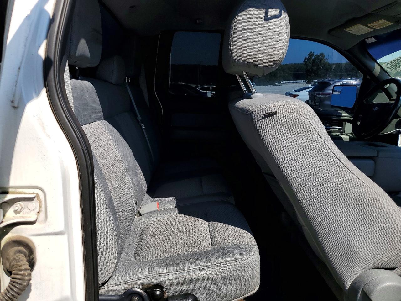 2013 Ford F150 Super Cab White vin: 1FTEX1CMXDFD44590