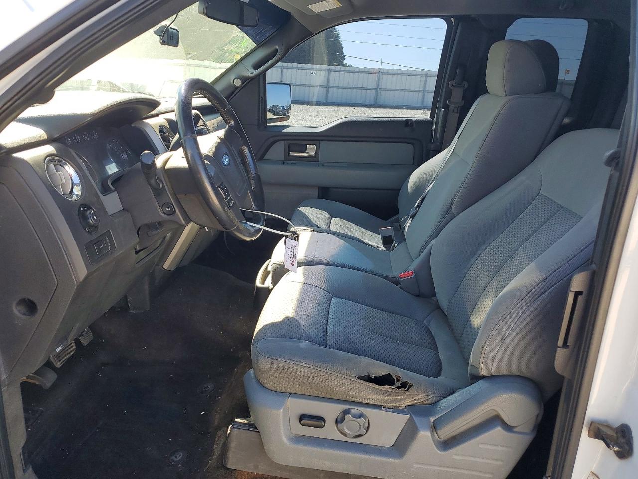 2013 Ford F150 Super Cab White vin: 1FTEX1CMXDFD44590