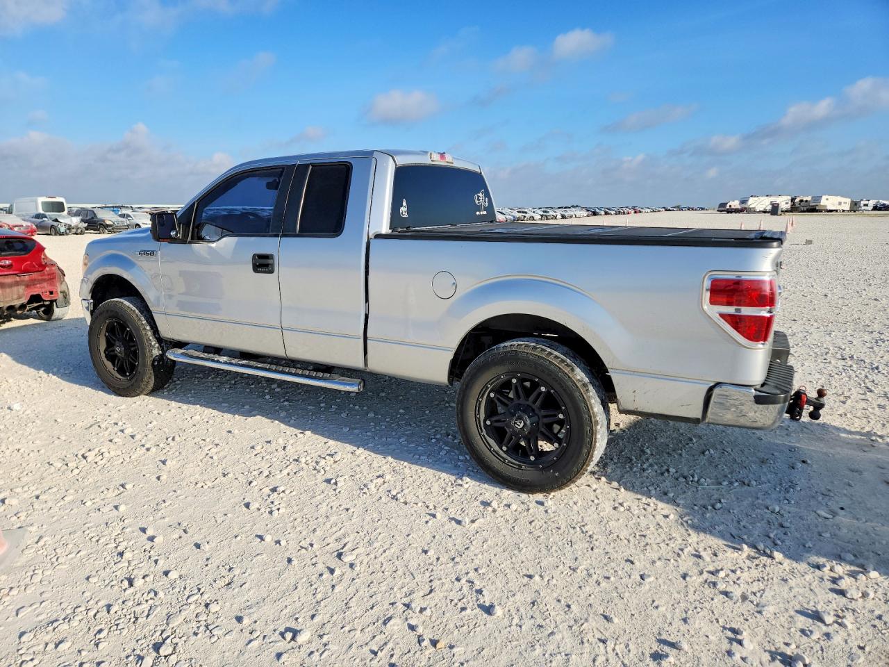 2013 Ford F150 Super Cab Silver vin: 1FTEX1CMXDFE06344