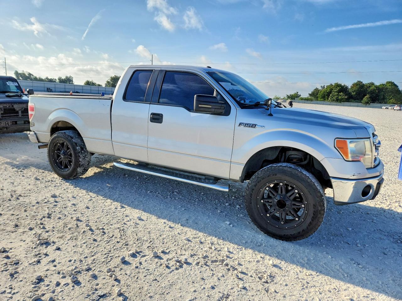 2013 Ford F150 Super Cab Silver vin: 1FTEX1CMXDFE06344