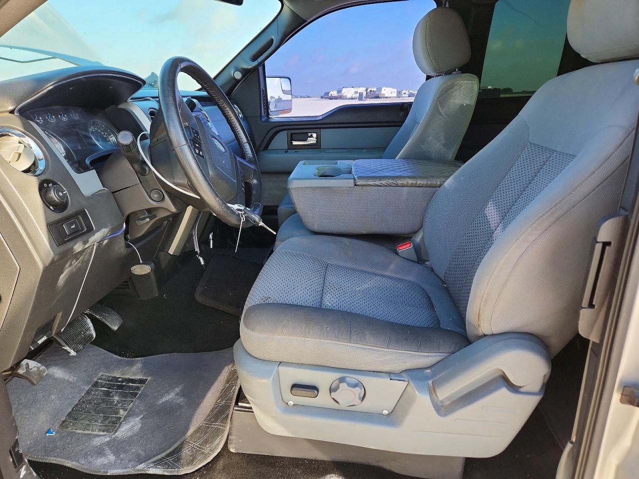 2013 Ford F150 Super Cab Silver vin: 1FTEX1CMXDFE06344