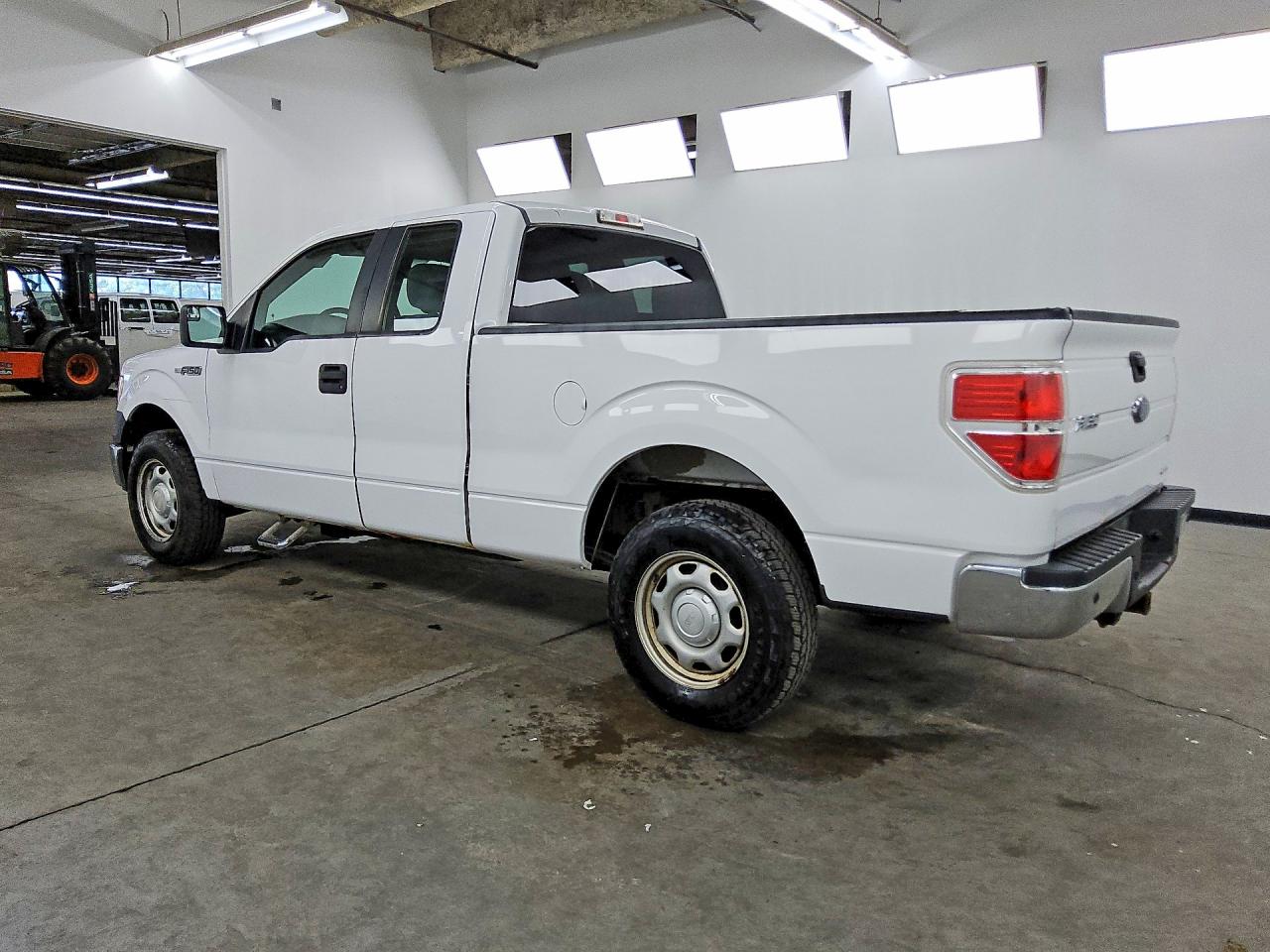 2014 Ford F150 Super Cab White vin: 1FTEX1CMXEKE61448