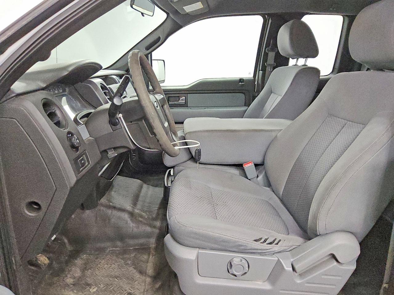 2014 Ford F150 Super Cab White vin: 1FTEX1CMXEKE61448