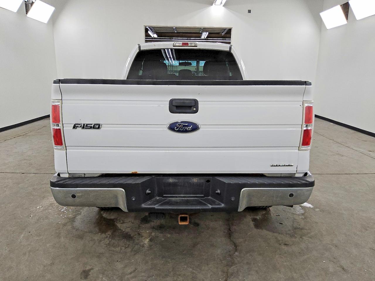 2014 Ford F150 Super Cab White vin: 1FTEX1CMXEKE61448