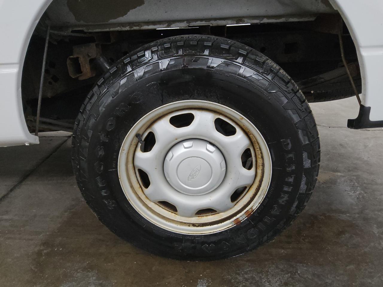 2014 Ford F150 Super Cab White vin: 1FTEX1CMXEKE61448 Damage: Left Rear Wheel, Heavy Scratch, > 12 Inches
