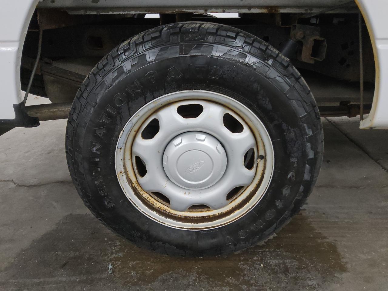 2014 Ford F150 Super Cab White vin: 1FTEX1CMXEKE61448 Damage: Right Rear Wheel, Heavy Scratch, > 12 Inches