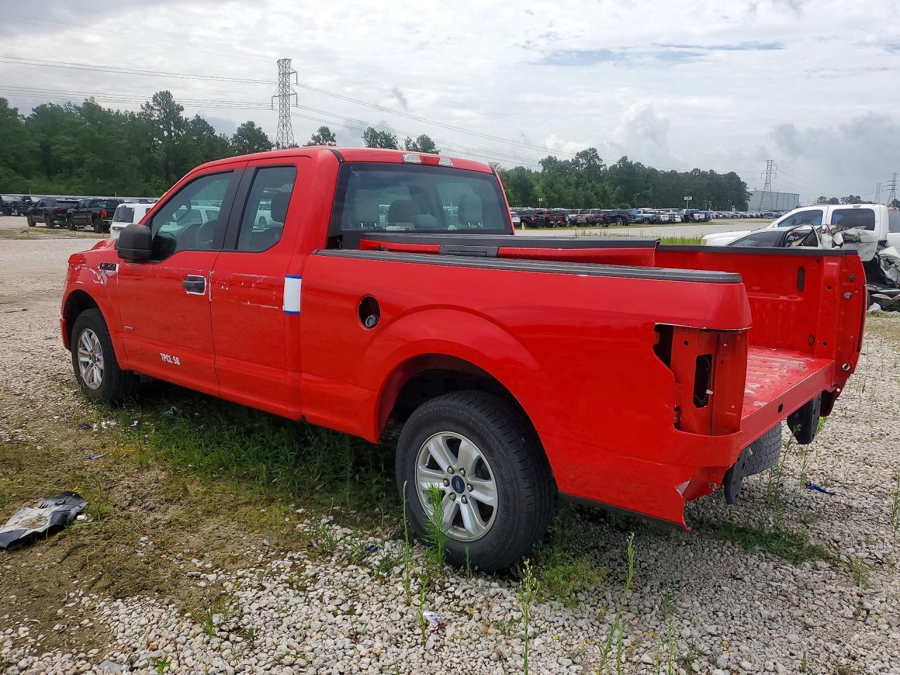 2017 Ford F150 Super Cab Красный vin: 1FTEX1CP0HKC17323