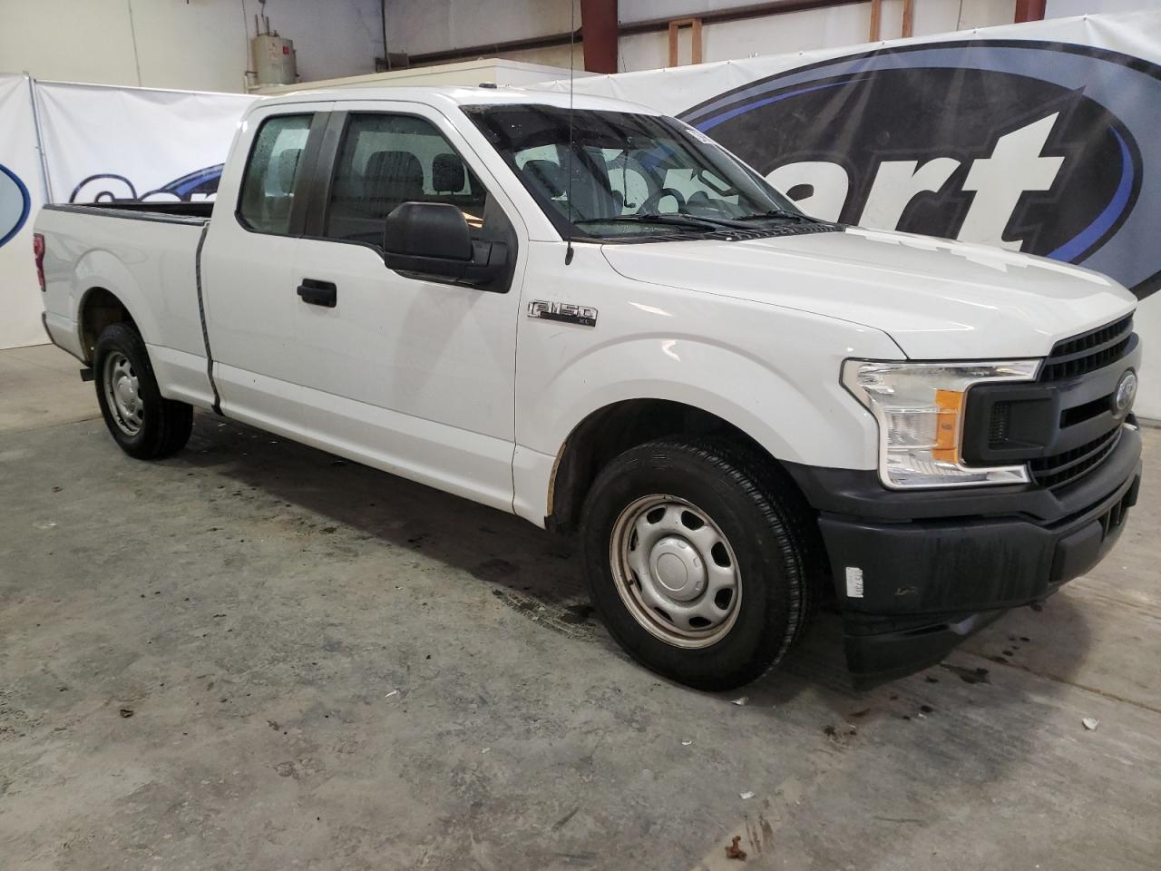 2018 Ford F150 Super Cab White vin: 1FTEX1CP1JFC55707 Damage: Right Front Fender, Heavy Scratch, 1 To 2 Inches