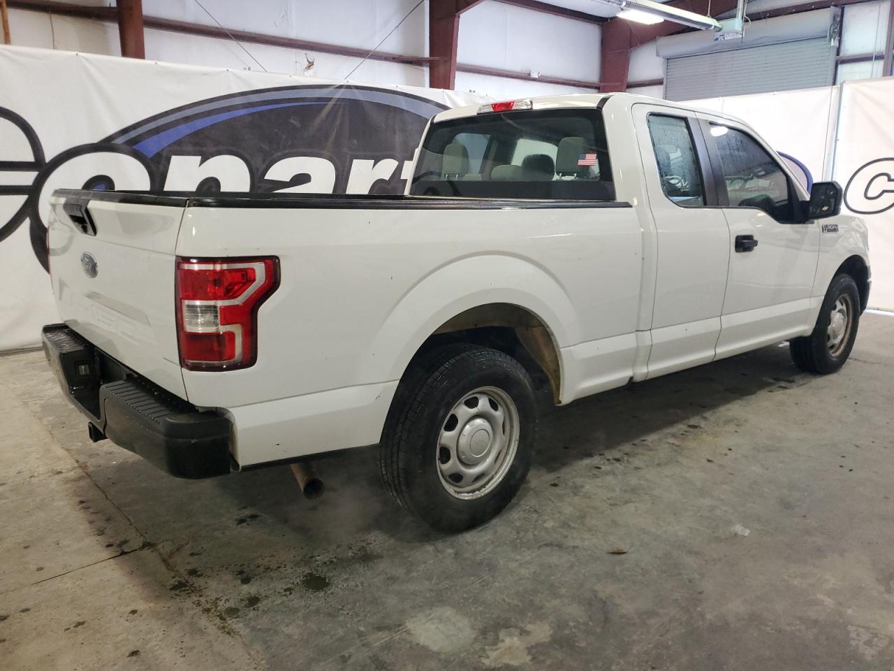 2018 Ford F150 Super Cab White vin: 1FTEX1CP1JFC55707 Damage: Right Tail Light, Water Damage, Replacement Required