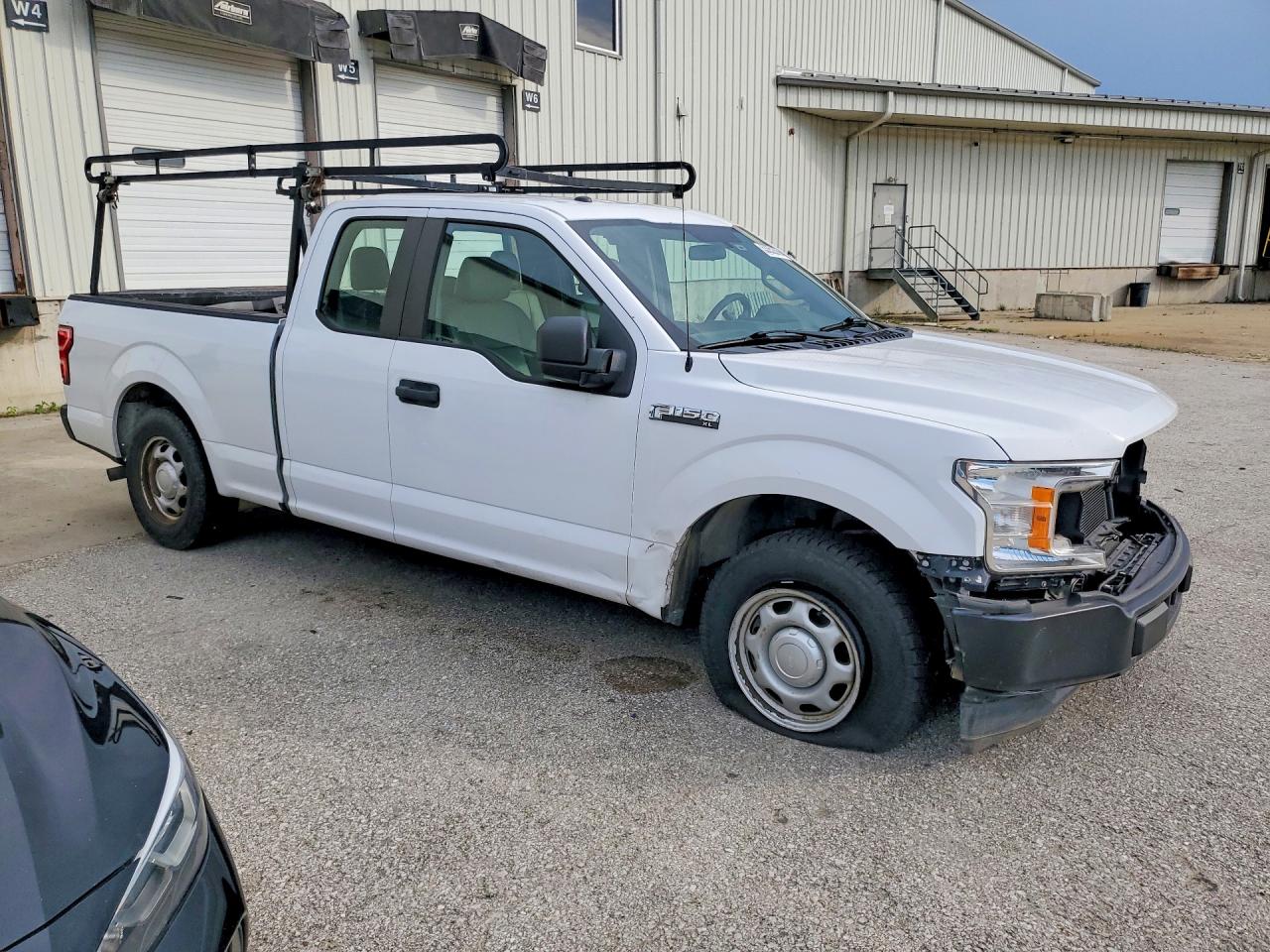 2018 Ford F150 Super Cab White vin: 1FTEX1CP3JKC16169