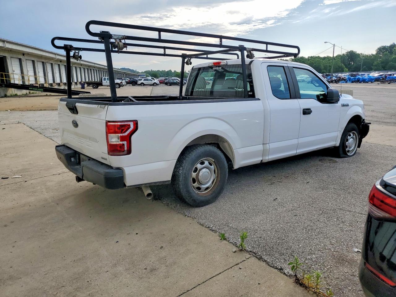 2018 Ford F150 Super Cab White vin: 1FTEX1CP3JKC16169