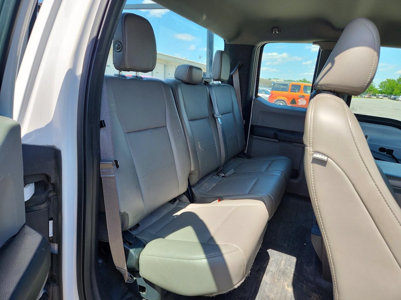 2018 Ford F150 Super Cab White vin: 1FTEX1CP3JKC16169