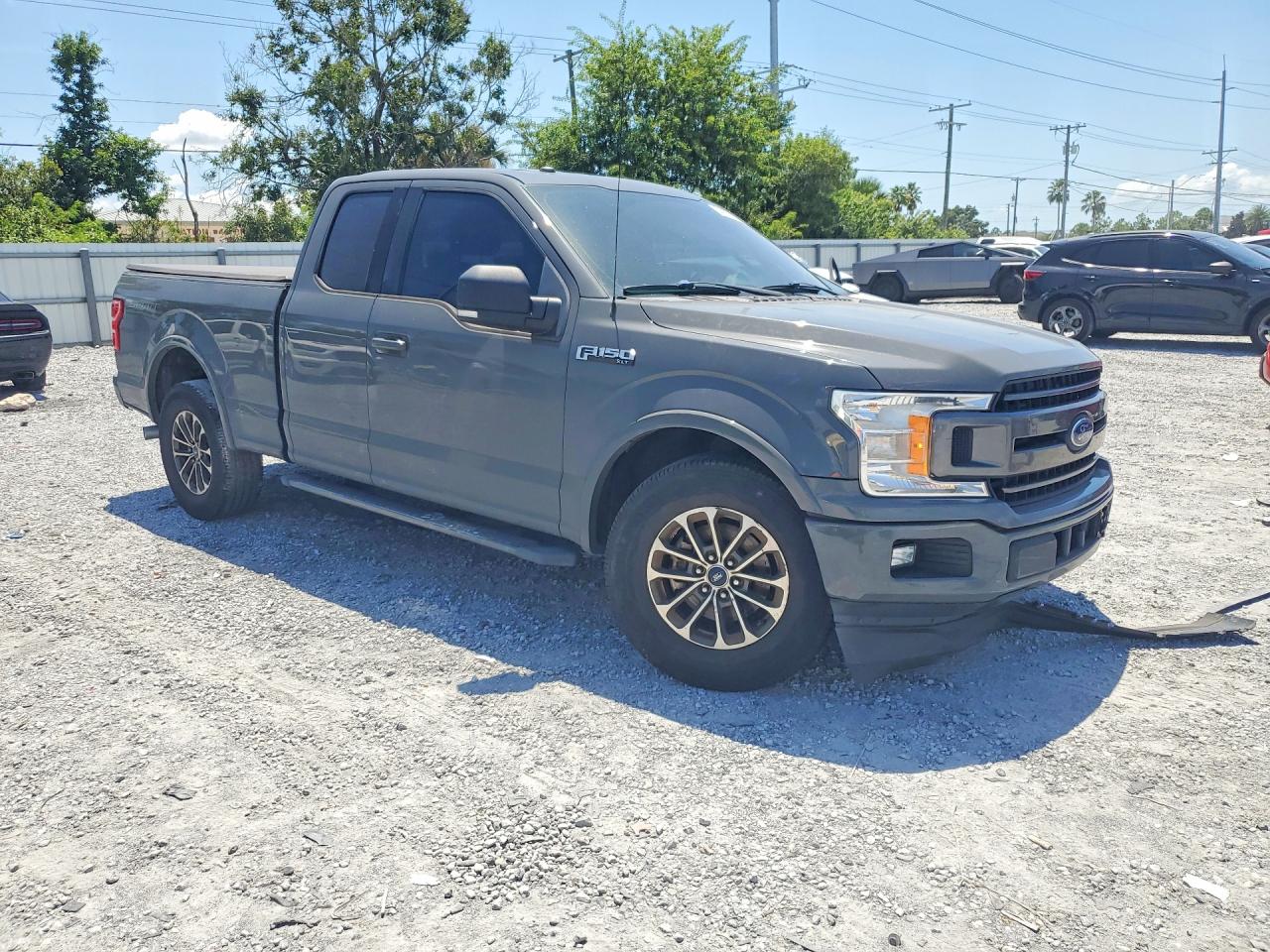 2018 Ford F150 Super Cab Gray vin: 1FTEX1CP4JFB22536