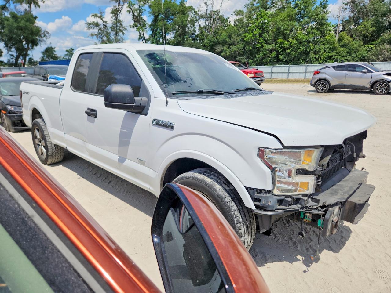 2015 Ford F150 Super Cab White vin: 1FTEX1CP6FFA67546