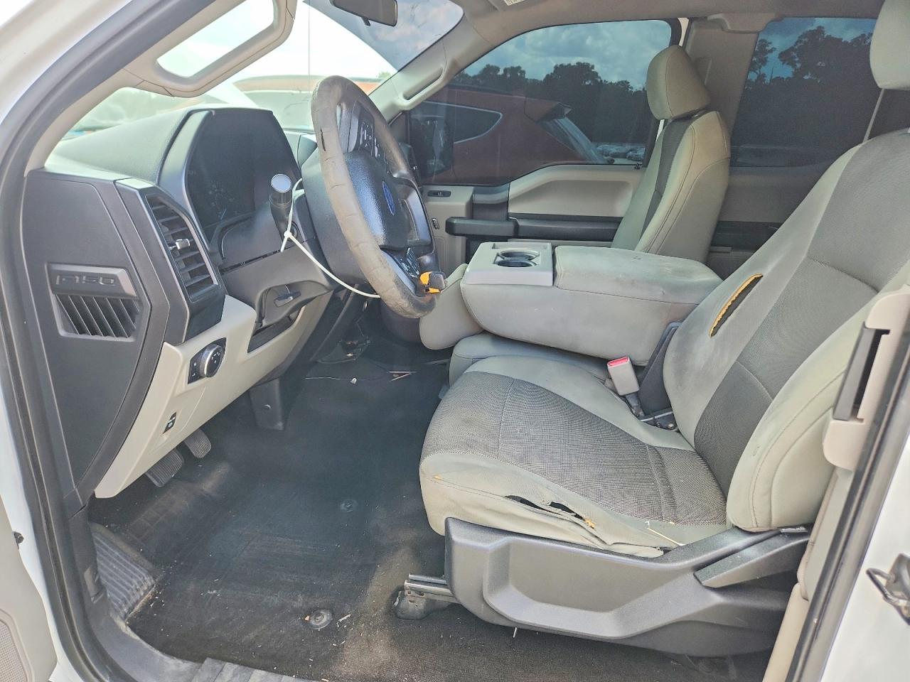 2015 Ford F150 Super Cab White vin: 1FTEX1CP6FFA67546