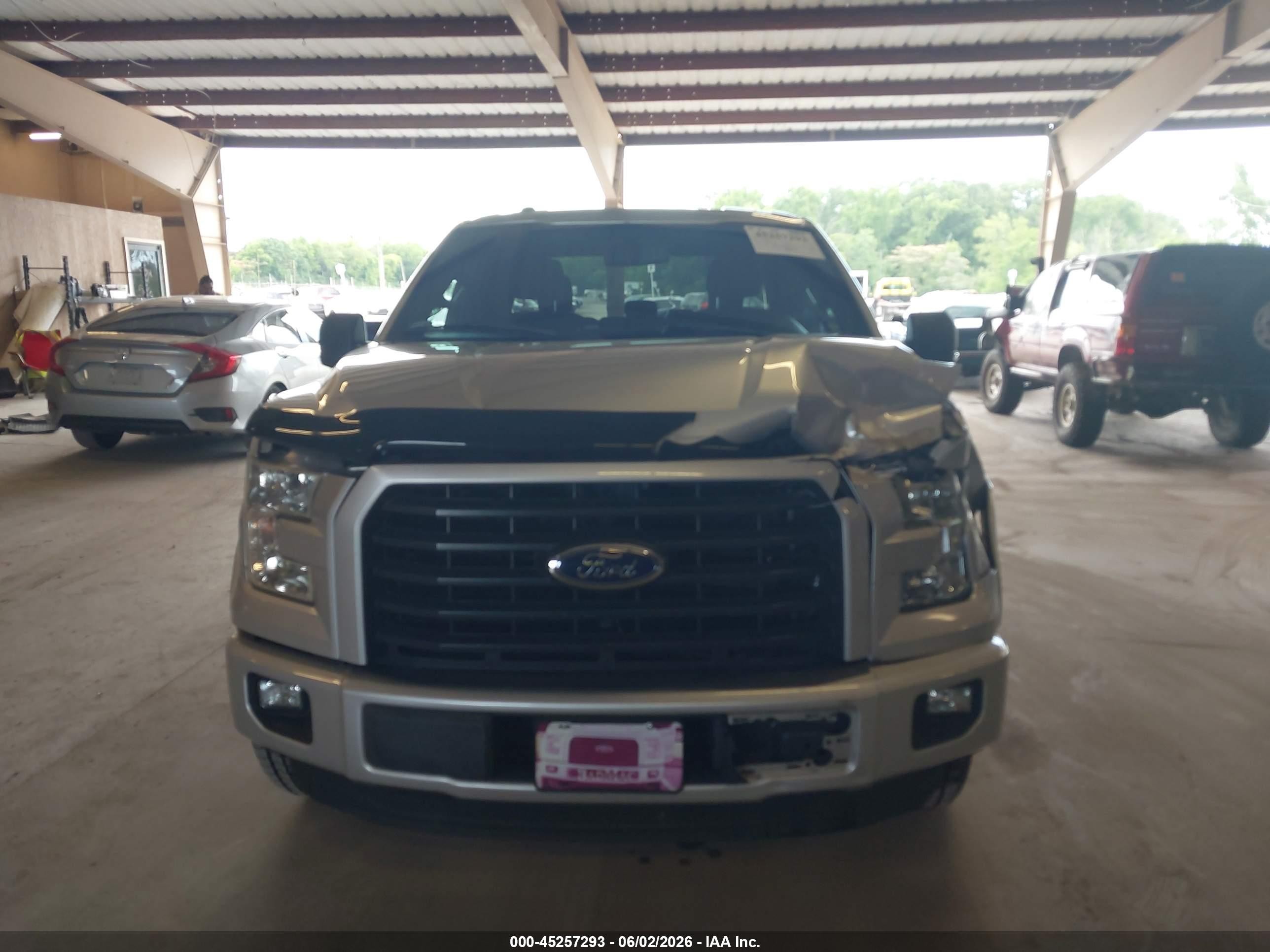 2015 Ford F-150 Xlt Silver vin: 1FTEX1CP6FKE13280