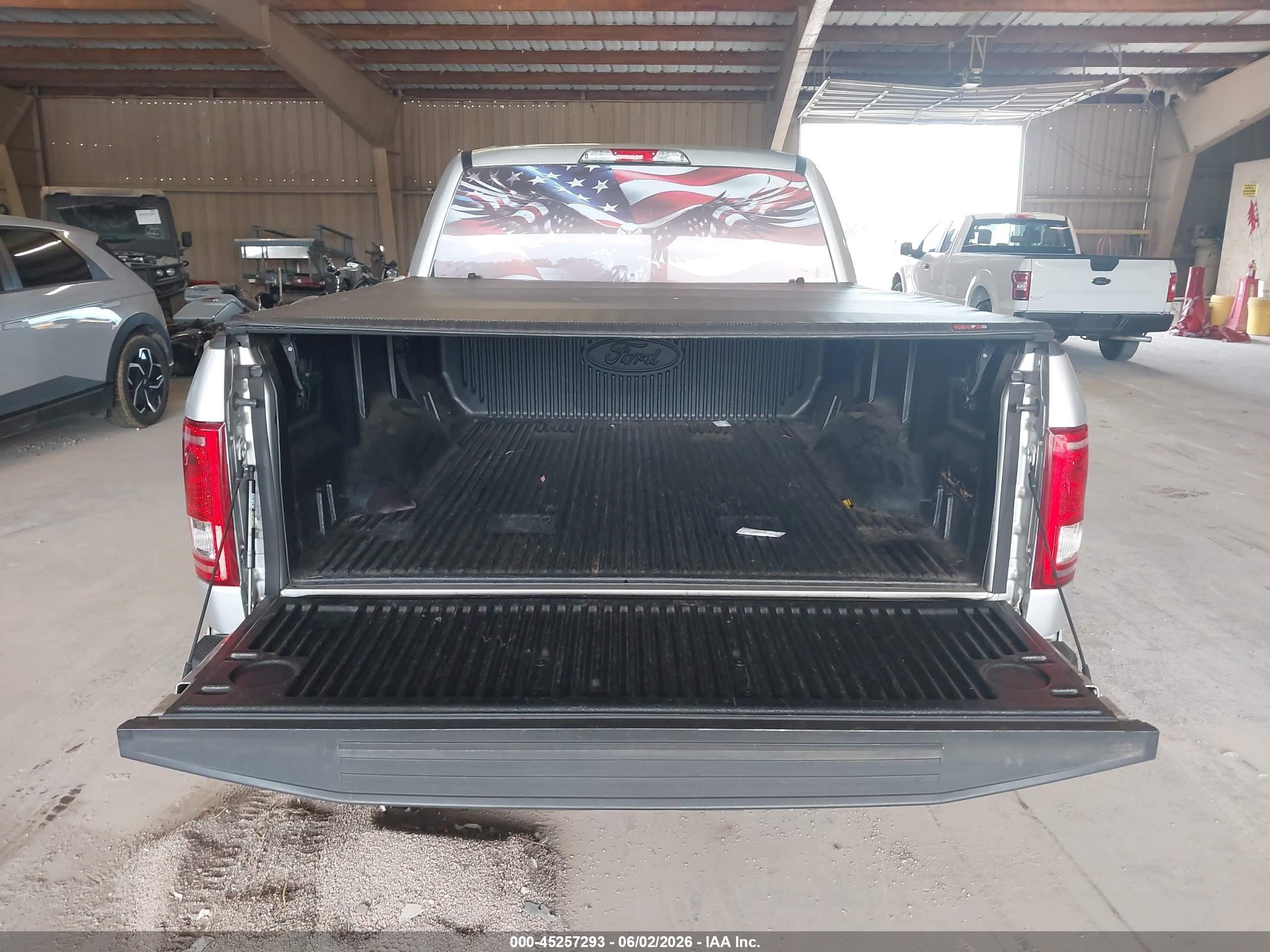 2015 Ford F-150 Xlt Silver vin: 1FTEX1CP6FKE13280