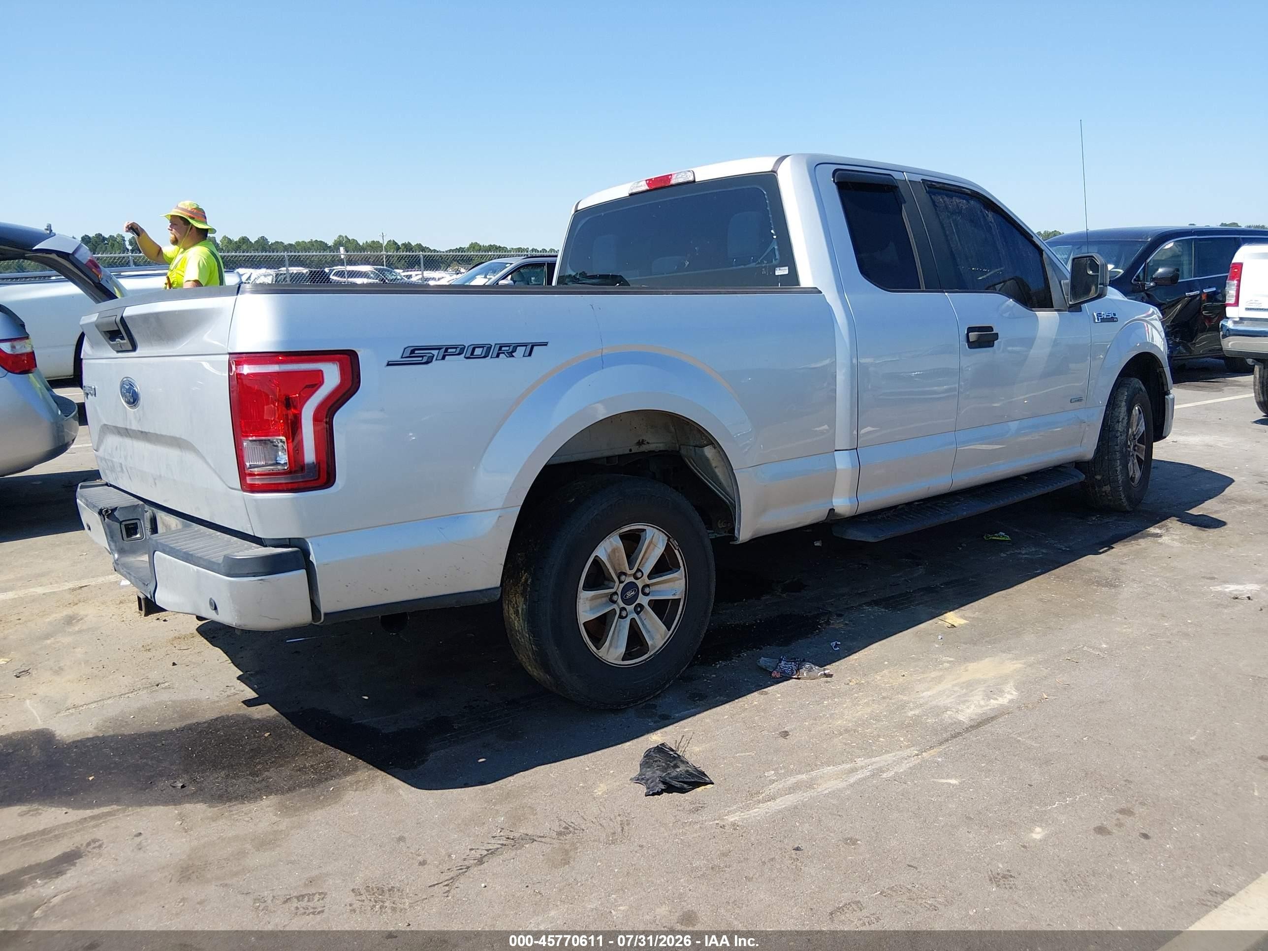 2015 Ford F-150 Xl Серебряный vin: 1FTEX1CP7FFC22802
