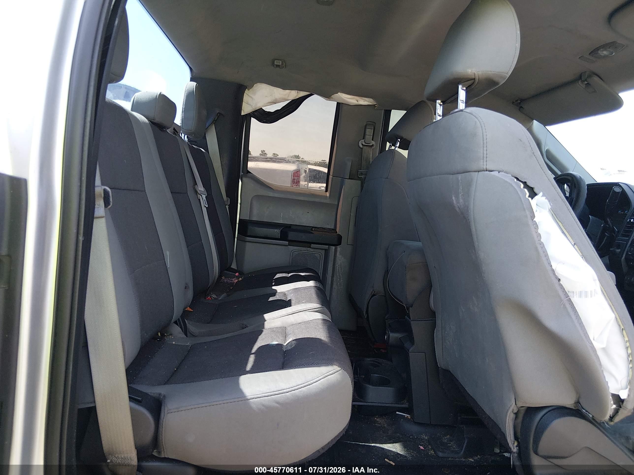 2015 Ford F-150 Xl Серебряный vin: 1FTEX1CP7FFC22802
