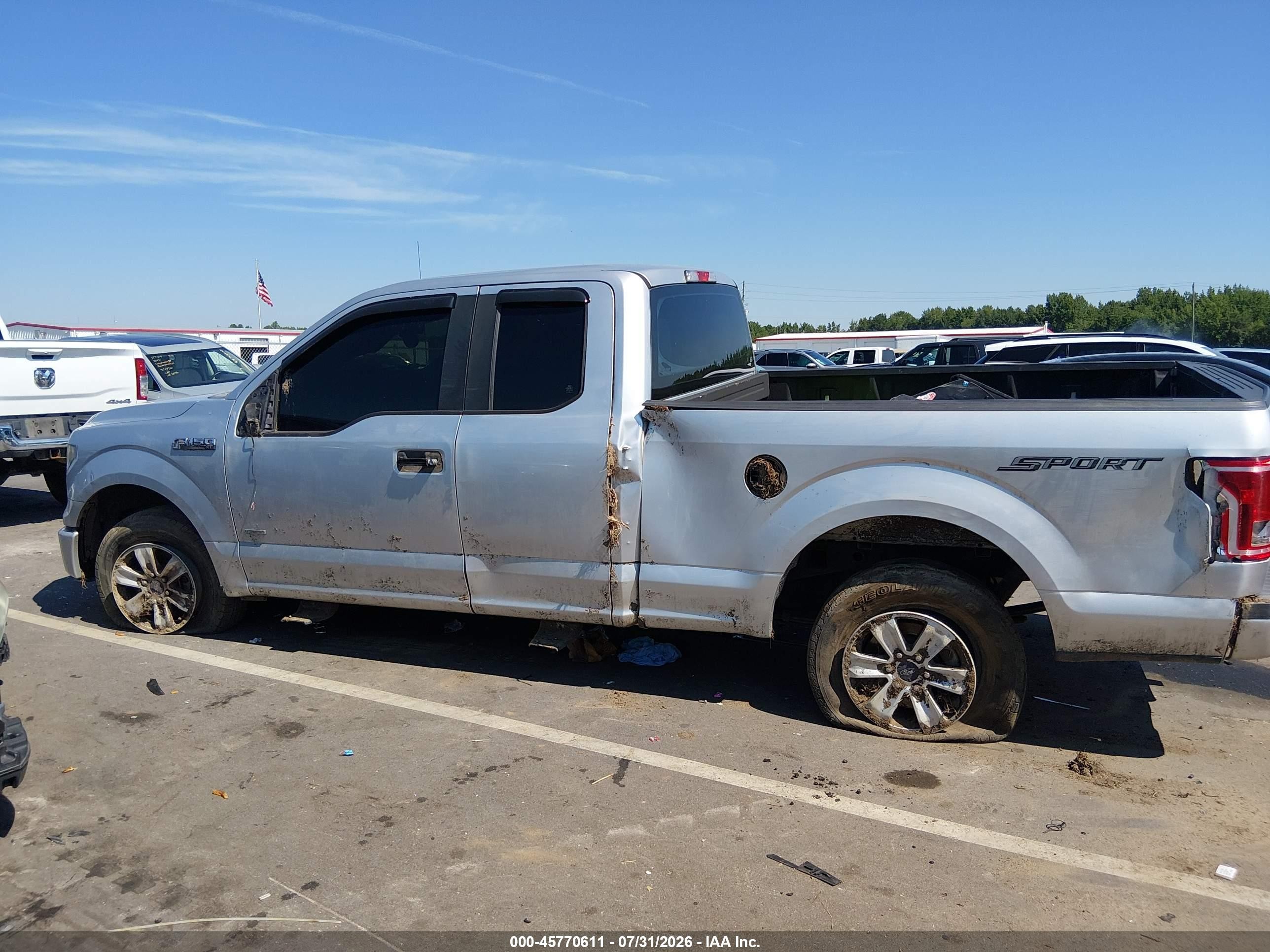 2015 Ford F-150 Xl Серебряный vin: 1FTEX1CP7FFC22802