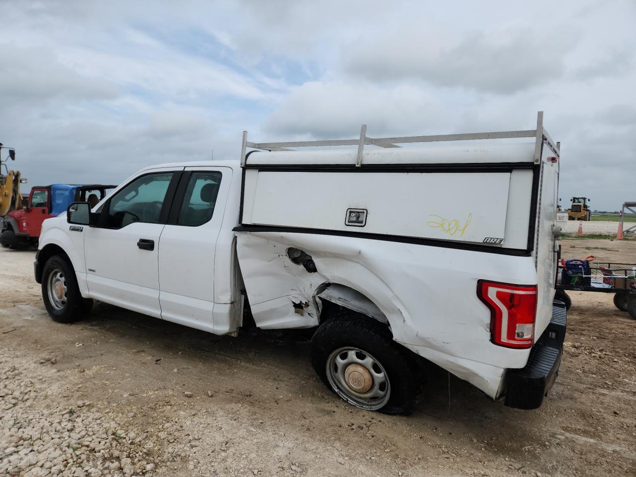 2015 Ford F150 Super Cab Белый vin: 1FTEX1CP9FKD22004 Damage: Left Rear Wheel Housing, Kinked, > 12 Inches