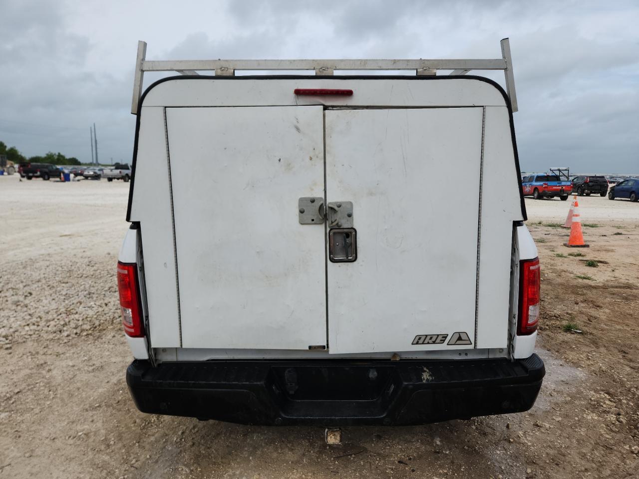 2015 Ford F150 Super Cab Белый vin: 1FTEX1CP9FKD22004 Damage: Rear Roof Panel, Dent(S) W/ Paint Dmg, 2 To 3 Inches