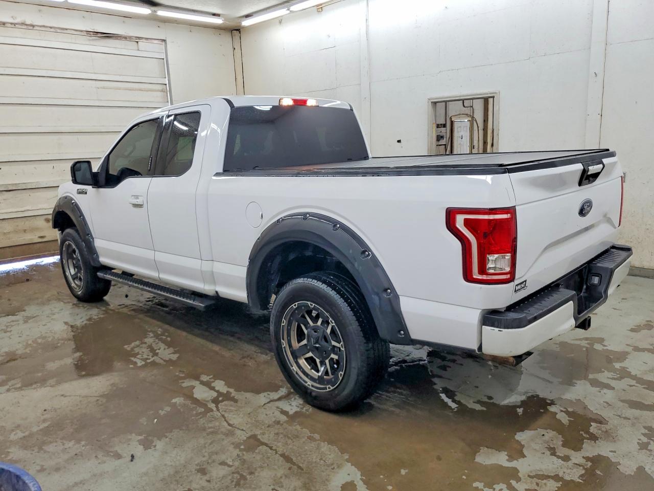 2015 Ford F150 Super Cab White vin: 1FTEX1CPXFKD53214
