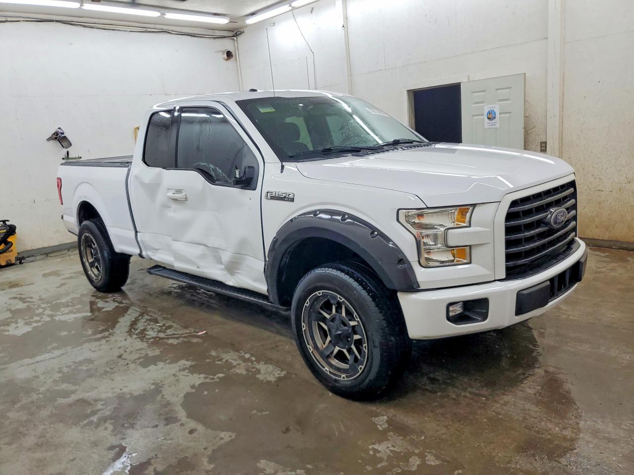 2015 Ford F150 Super Cab White vin: 1FTEX1CPXFKD53214