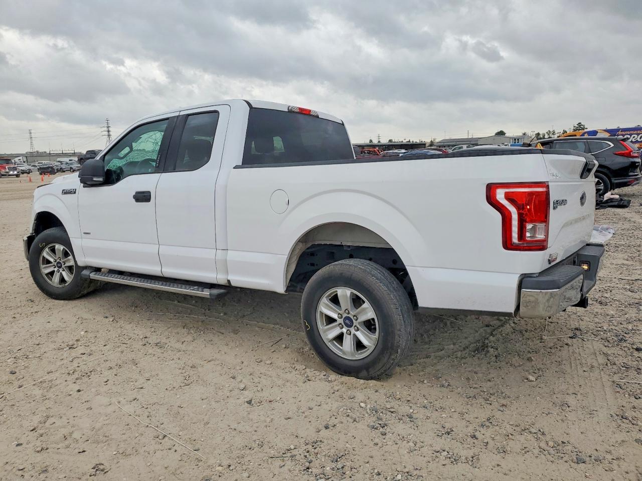 2015 Ford F150 Super Cab White vin: 1FTEX1CPXFKE14562