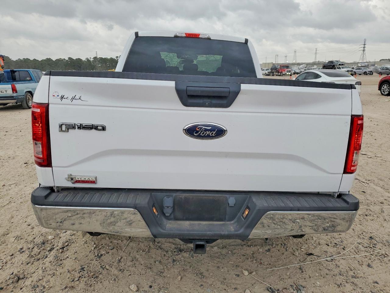 2015 Ford F150 Super Cab White vin: 1FTEX1CPXFKE14562