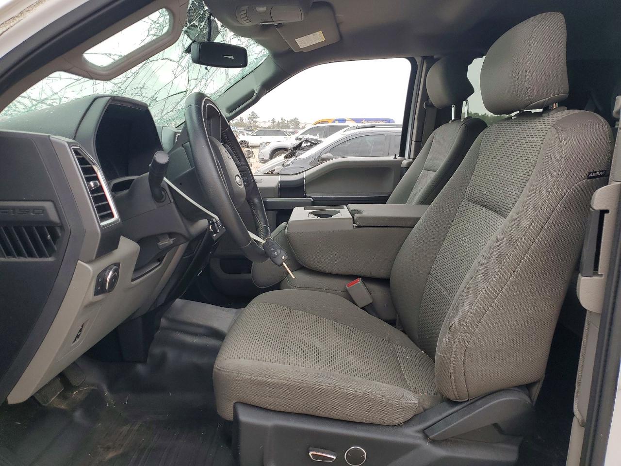 2015 Ford F150 Super Cab White vin: 1FTEX1CPXFKE14562