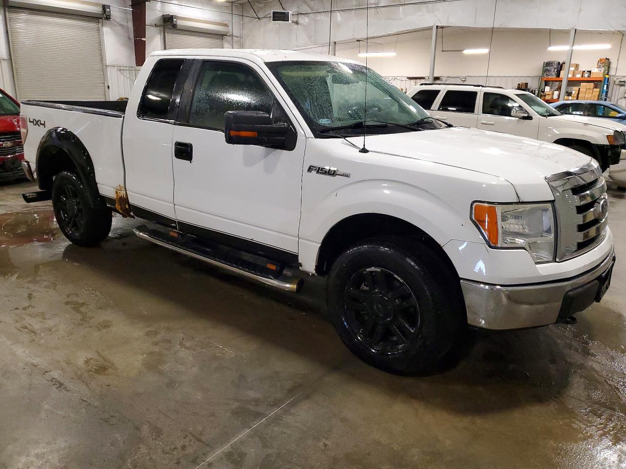 2010 Ford F150 Super Cab White vin: 1FTEX1E80AKC10903