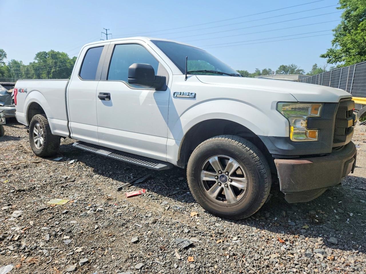 2015 Ford F150 Super Cab White vin: 1FTEX1E81FFB05349