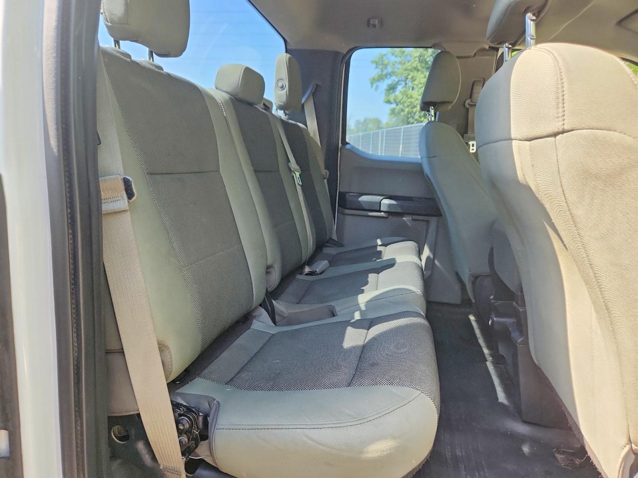 2015 Ford F150 Super Cab White vin: 1FTEX1E81FFB05349