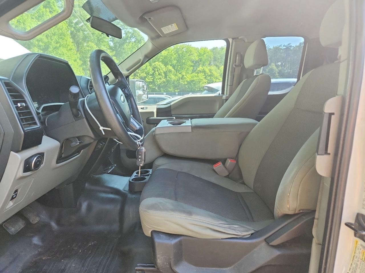 2015 Ford F150 Super Cab White vin: 1FTEX1E81FFB05349