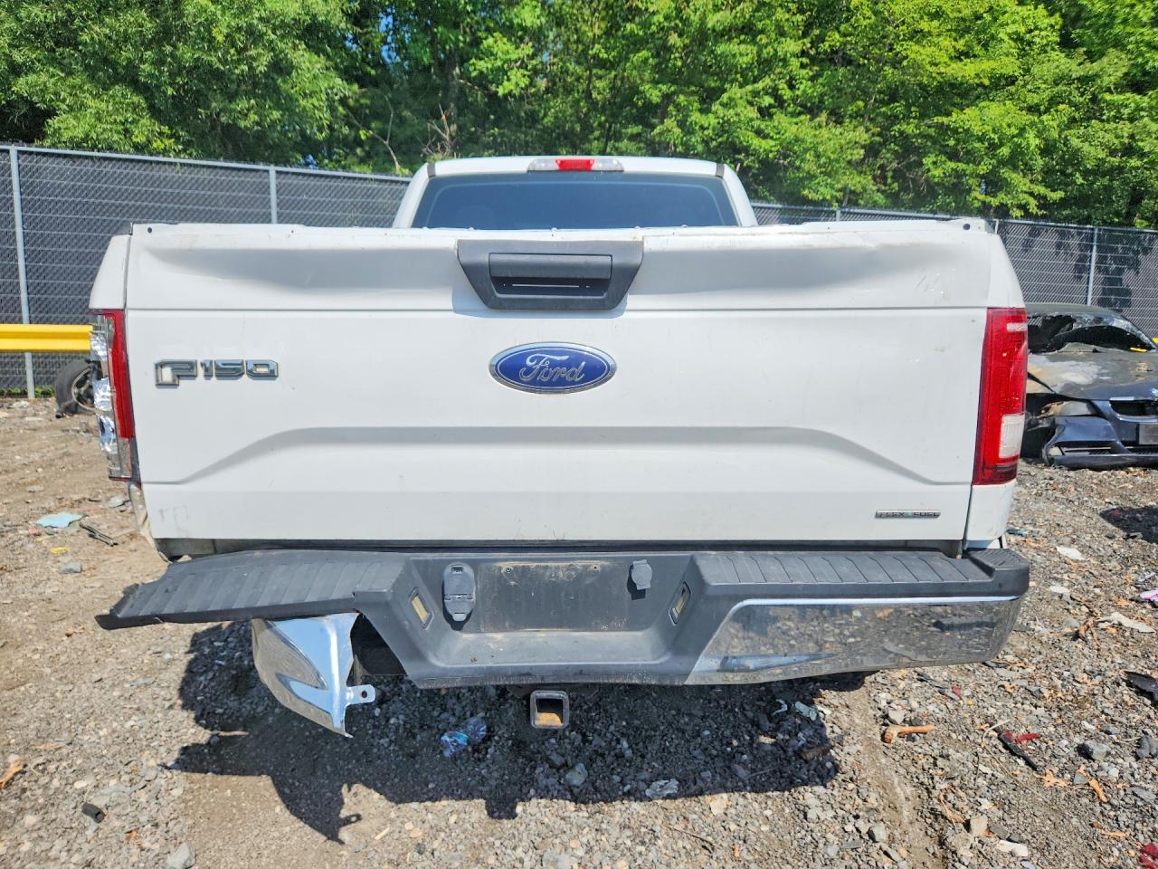 2015 Ford F150 Super Cab White vin: 1FTEX1E81FFB05349