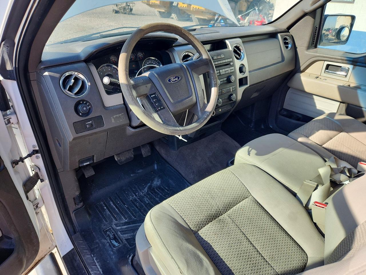 2010 Ford F150 Super Cab White vin: 1FTEX1E84AFC58199