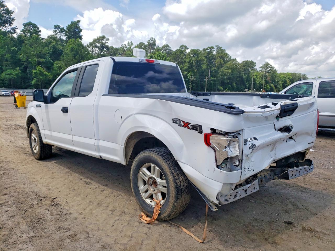 2015 Ford F150 Super Cab White vin: 1FTEX1E84FKE44176
