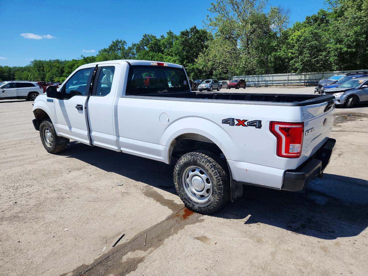 2017 Ford F150 Super Cab White vin: 1FTEX1EF5HKC95746